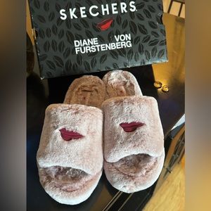 Brand new sketchers slides size 9, lavender color, with lip emblem